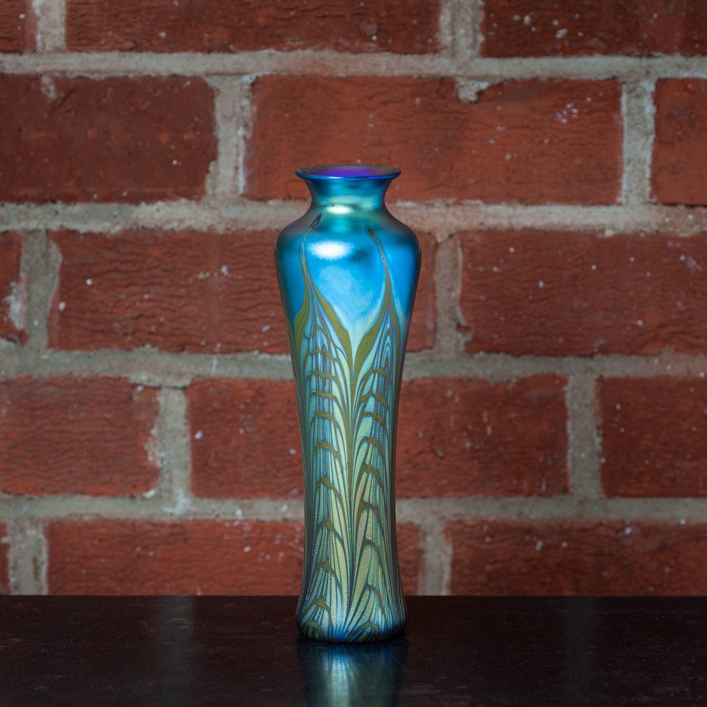 Large art glass vase with gold feather decoration